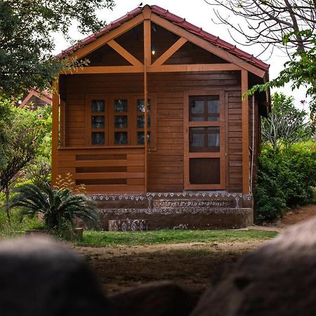 Leo Wodden Resort Hampi Buitenkant foto