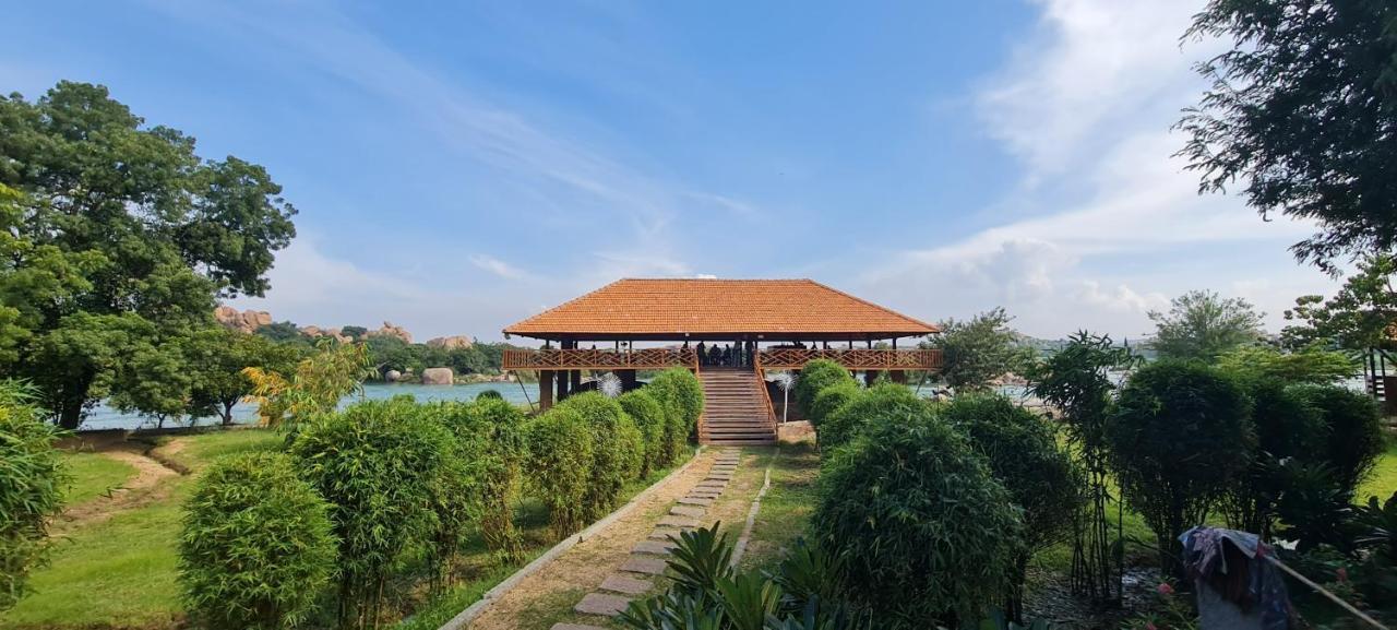 Leo Wodden Resort Hampi Buitenkant foto