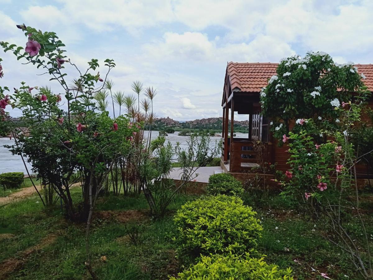 Leo Wodden Resort Hampi Buitenkant foto