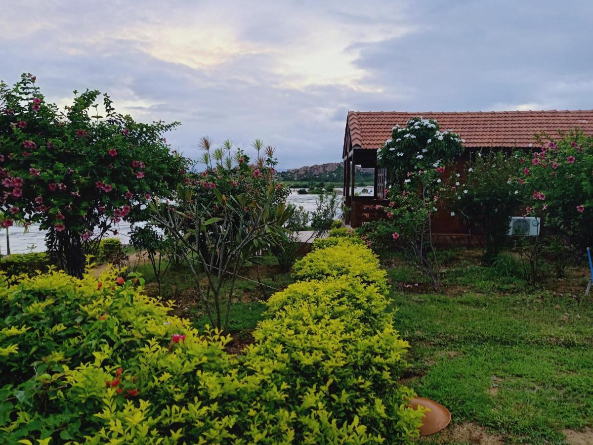 Leo Wodden Resort Hampi Buitenkant foto
