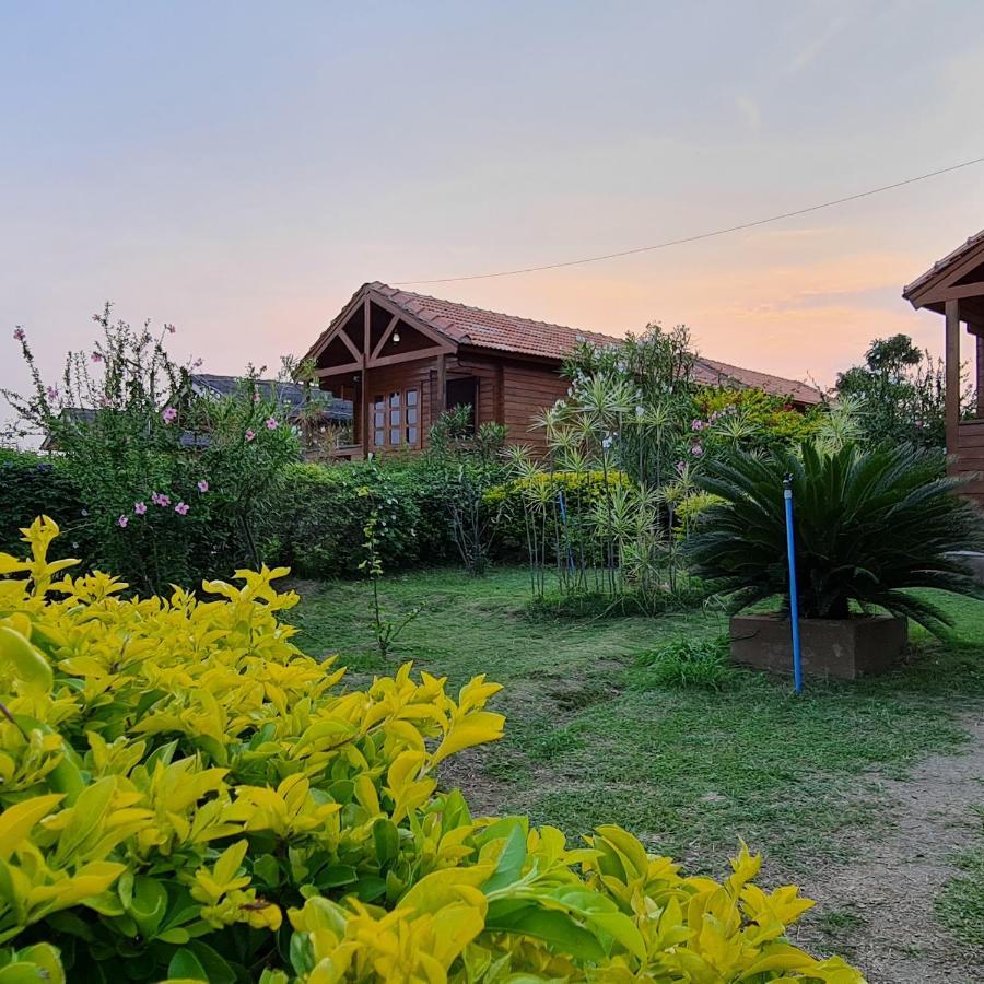 Leo Wodden Resort Hampi Buitenkant foto