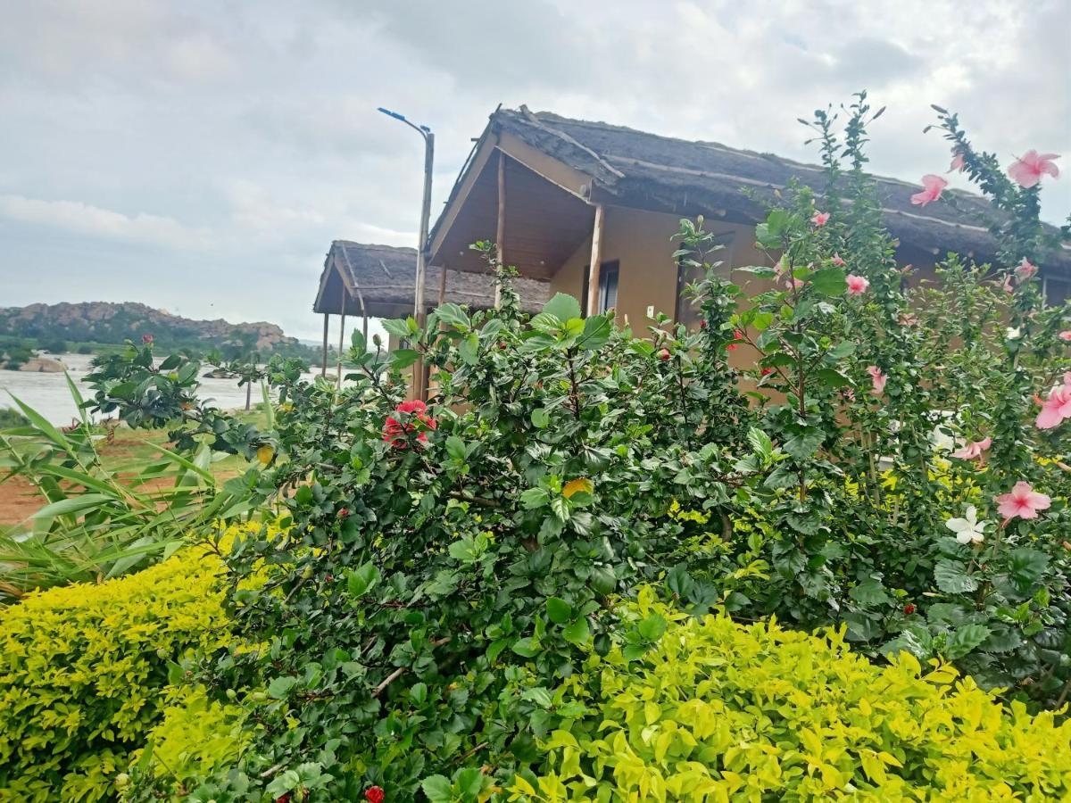 Leo Wodden Resort Hampi Buitenkant foto