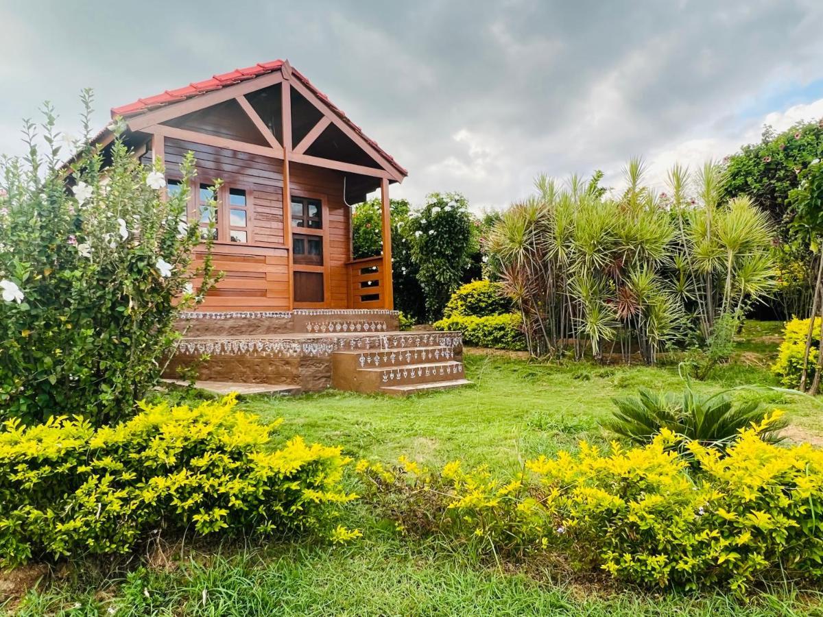 Leo Wodden Resort Hampi Buitenkant foto