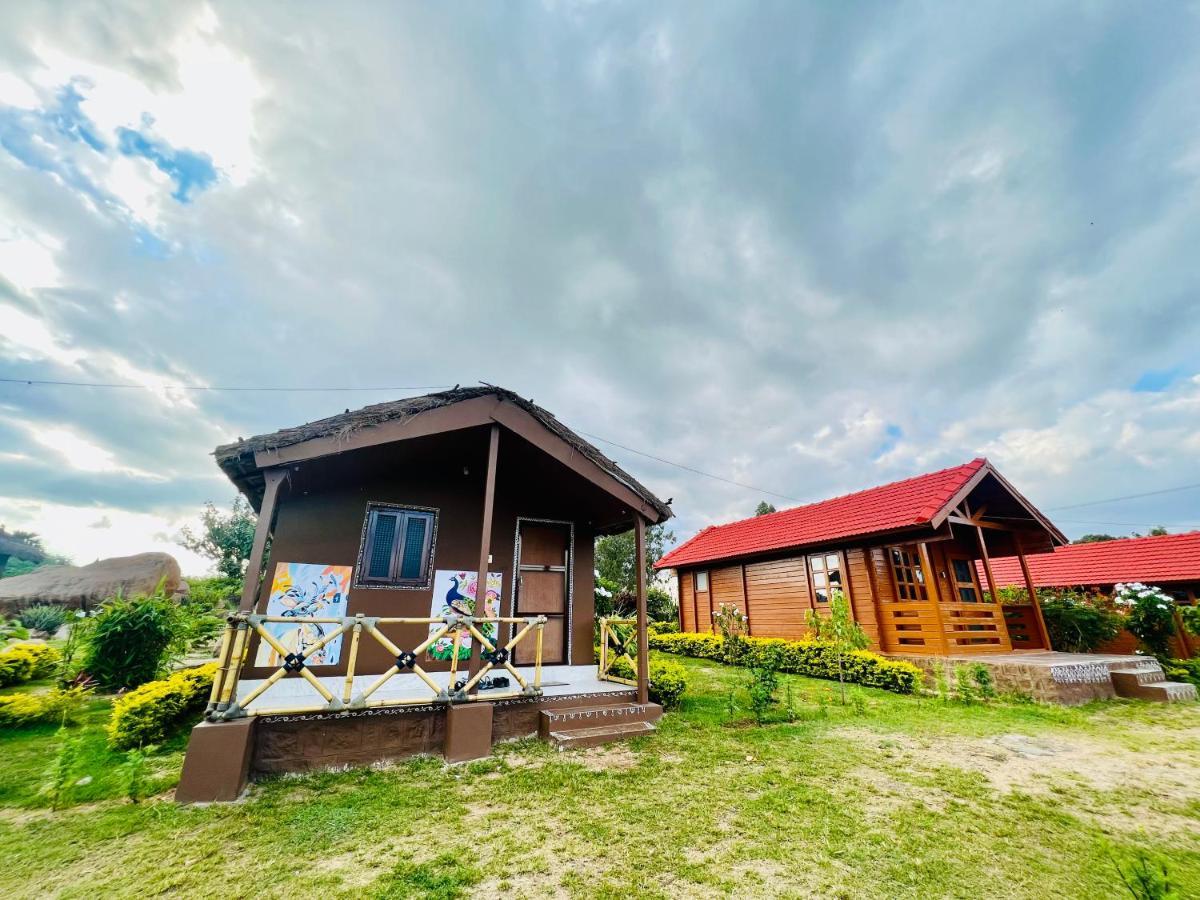 Leo Wodden Resort Hampi Buitenkant foto