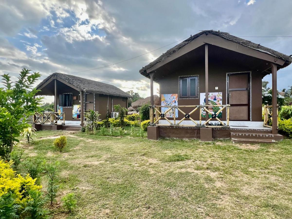 Leo Wodden Resort Hampi Buitenkant foto