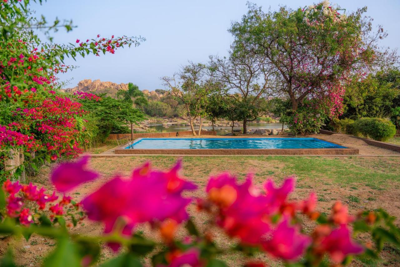 Leo Wodden Resort Hampi Buitenkant foto