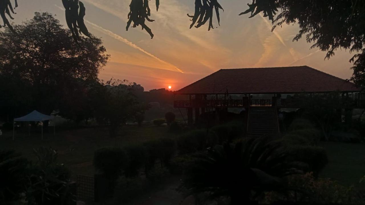 Leo Wodden Resort Hampi Buitenkant foto