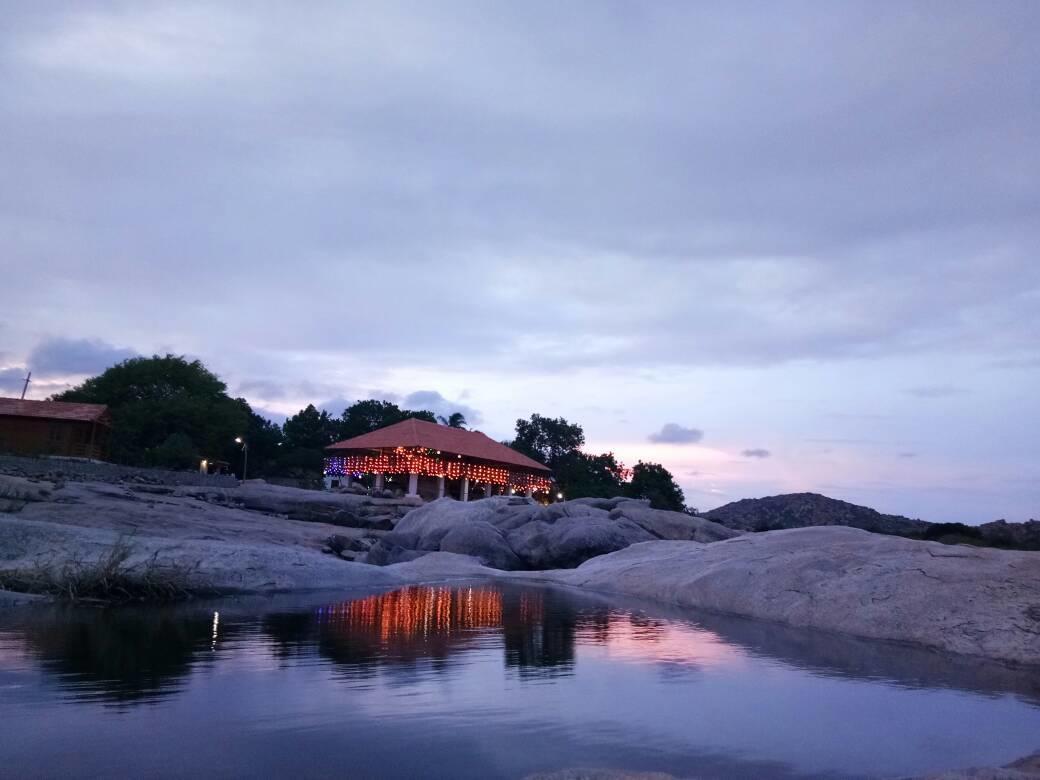 Leo Wodden Resort Hampi Buitenkant foto
